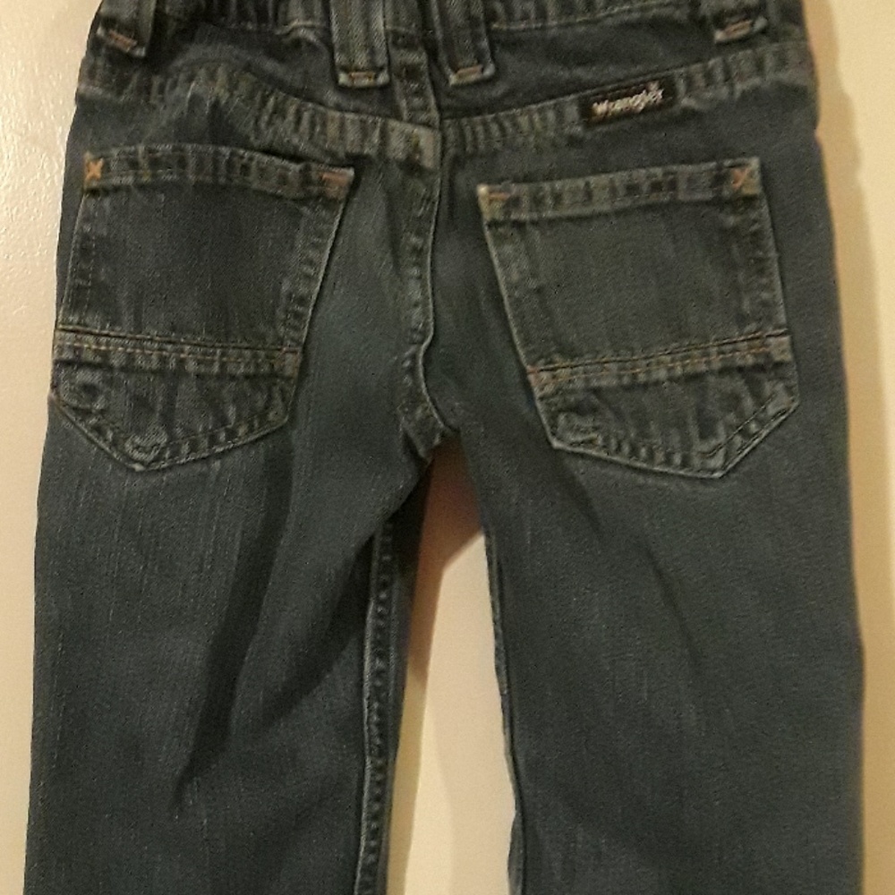 2 pairs of wrangler Jean's